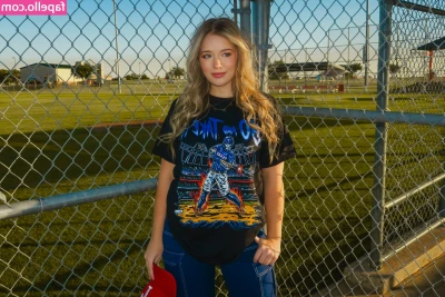 Lynzie Fulton [ lynzie-fulton ] - On or off?