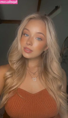 Lynzie Fulton [ lynzie-fulton ] - Vídeo y Fotos  Tu colegiala de confianza quiere enseñarte todo su