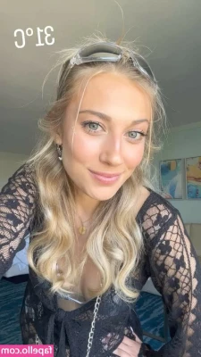 AlaiaJeanneau - Time to kick the days ass!