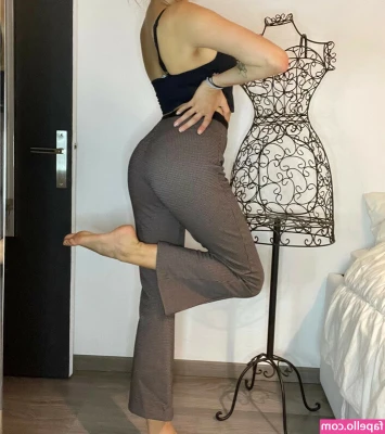 AlaiaJeanneau - Join me in the shower 👣💦🚿