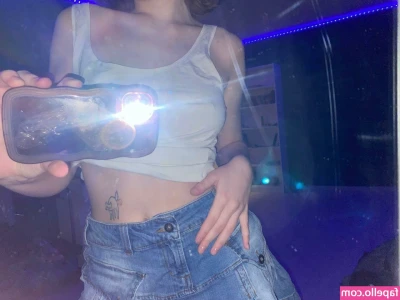 Karen_Jeff [ karen-jeff ] - ⚠️⚠️🥵. I THINK THERE WILL BE A LOT OF OIL ON MY PAGE NOW