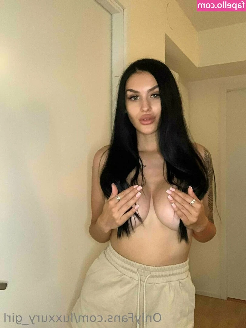 katanacat - Do you like this view?❤️