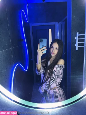Violet_Dreams69 [ violet-dreams69 ] - Not the highest quality pics by any means but I'm loving seeing more