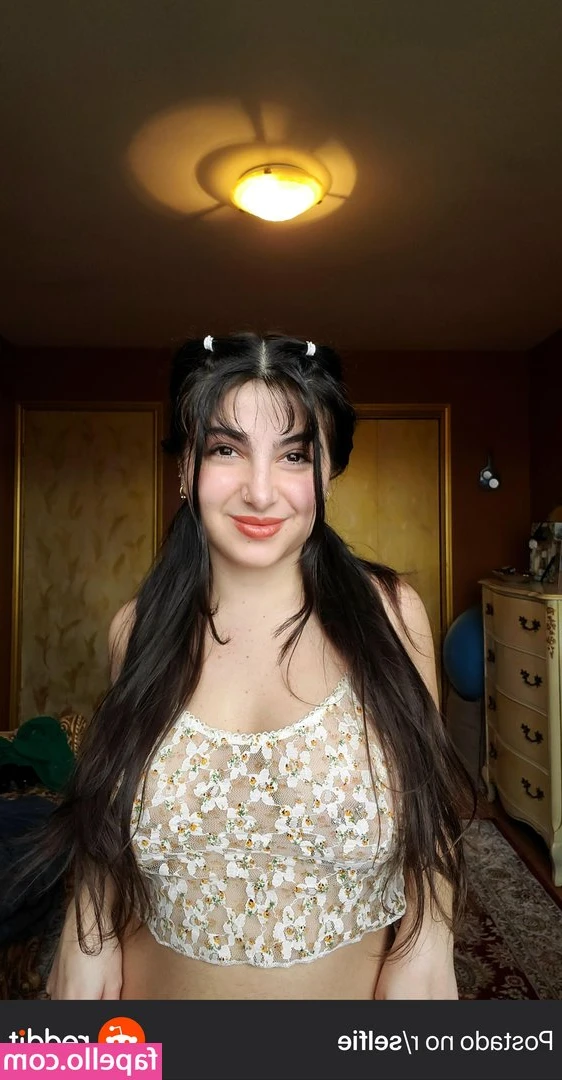bl00m00n - Guys, let's make each other feel good, shall we?  You send me a tip,