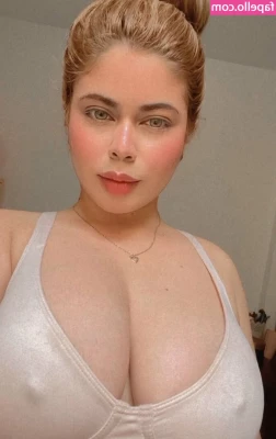 Daniela Villa [ daniela-villa ] - Happy Sunday