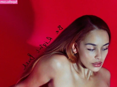 Jorja Smith [ jorja-smith ] - Just shaking my booty to make your day better!  is it working?