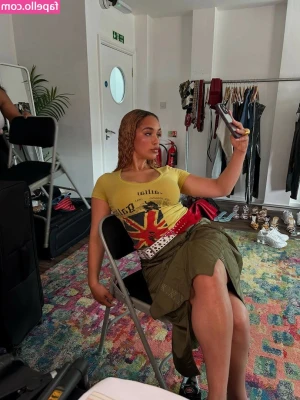 Jorja Smith [ jorja-smith ] - good times fucking and sucking live on cam! 23 minutes of naughty fun!