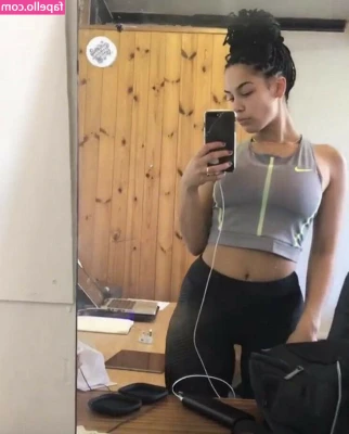 Jorja Smith [ jorja-smith ] - Who wants a 'peace' of this ass?
