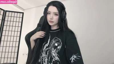 morphilina - BAD HABIT EIGHT MINUTE CLIP