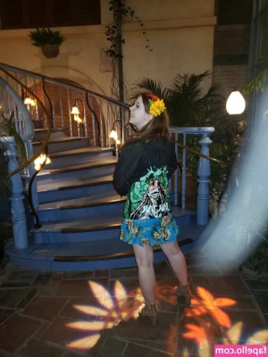 Jenny Nicholson [ jenny-nicholson ] - Look back @ it !