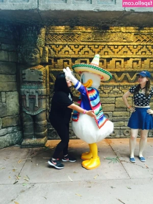 Jenny Nicholson [ jenny-nicholson ] - Would you cum on my ass while we watch porn together? 😉 DM or tip