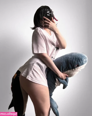 Qiandaiyiyu - Here's a teaser image for my NEW VIDEO that's in your inboxes NOW,