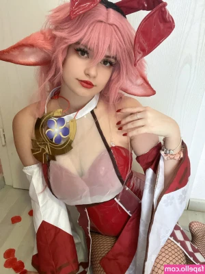 Avygenki - Plugged in the garden ;)  Onlyfans note: Filmed on my own private