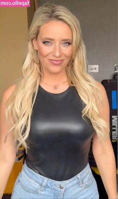 Tricia Whitaker [ tricia-whitaker ] - Valentine’s live stream with this beauty on my profile❣️