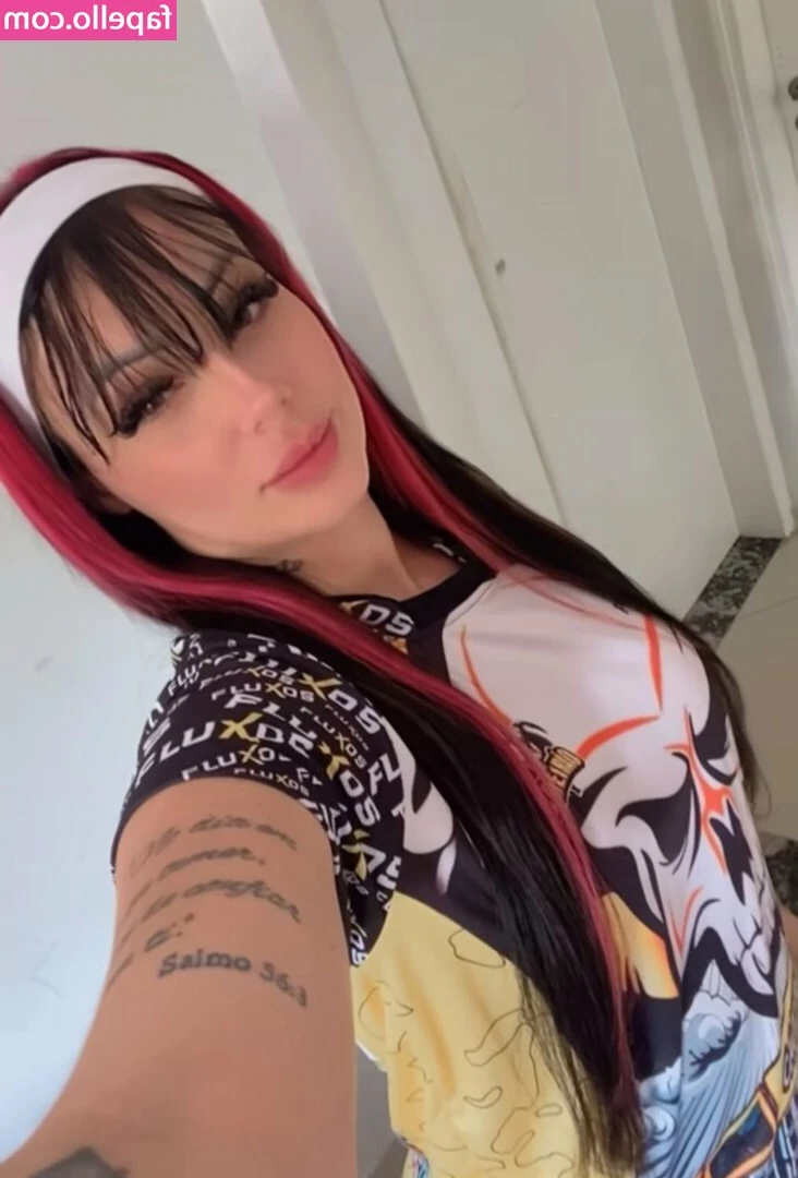 Daiane Shneyder [ daiane-shneyder ] - The photographer I shot with today already sent me some previews,