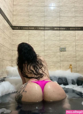Daiane Shneyder [ daiane-shneyder ] - Feelin cheeky 🍑
