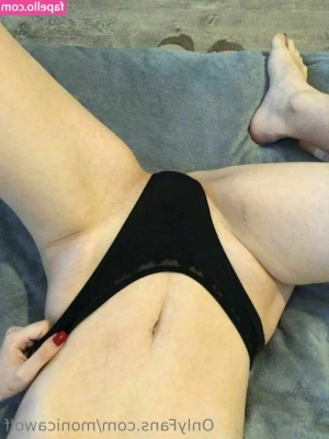 monicawolf - Sending a free video