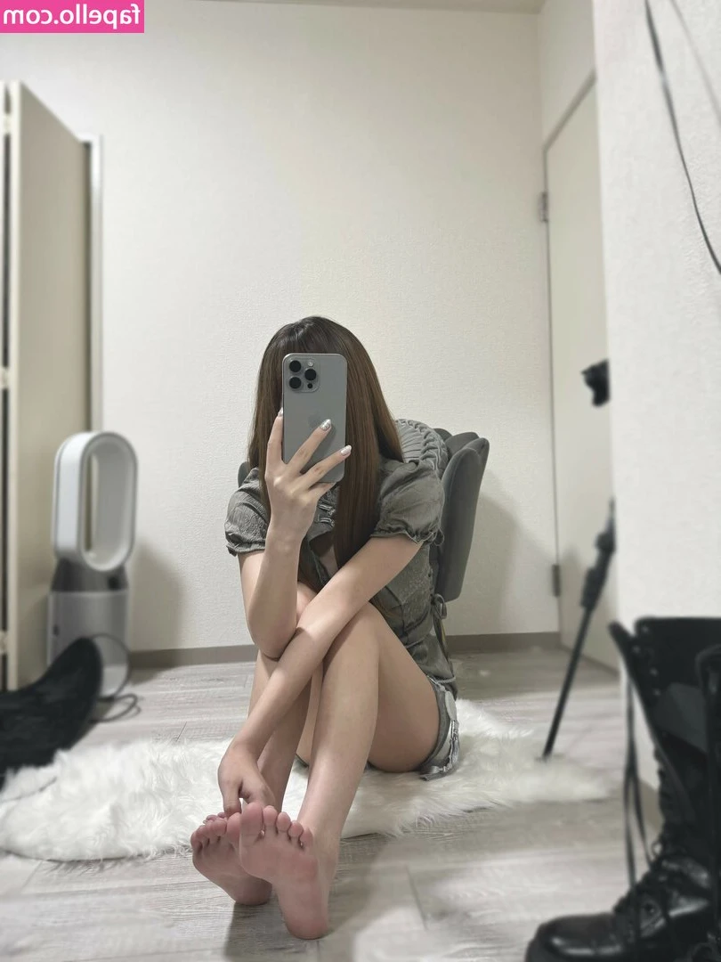 honda_poko [ honda-poko ] - GOOODMORNING BABY! Just outta the shower in my Robe and wanted to