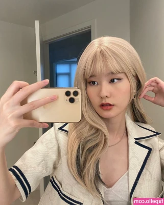 39daph [ 39daph-13 ] - Taking my shorts off for you 😘