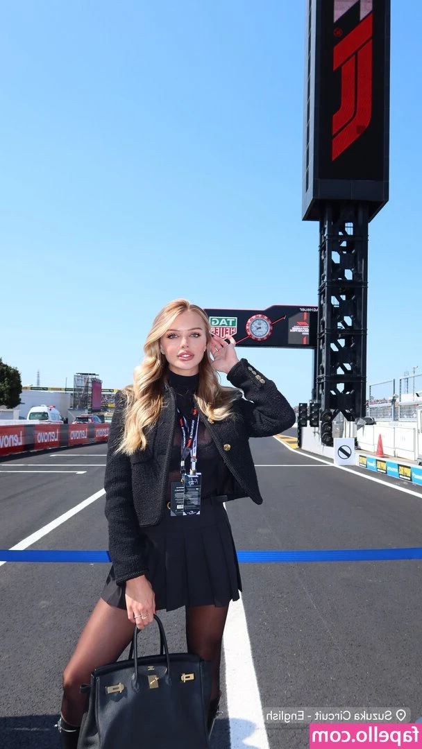 Summerlovesummerl - Kelsey was a friend of Caitlin's who saw Caitlin's pictures and asked