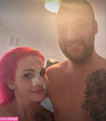 Roxi Keogh [ roxi-keogh ] - 7 topless poses