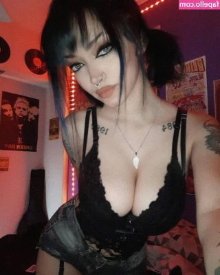 abru.shaddix [ abru-shaddix ] - Happy Valentine's Day you wonderful lot ❤