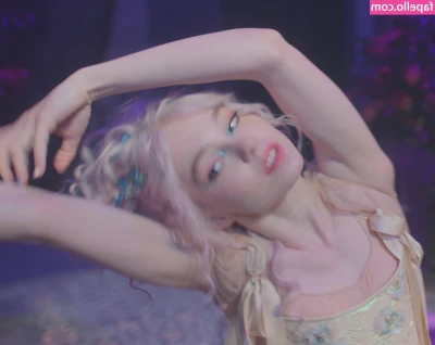 Emma Myers [ emma-myers ] - FUCKED A RANDOM GUY 🤭 I met at the club in the back of his car