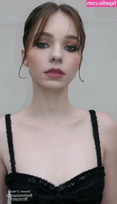 Emma Myers [ emma-myers ] - let me distract you ❤️🫵🏻🥵