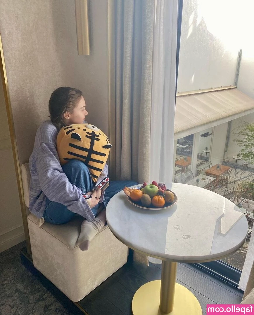 Emma Myers [ emma-myers ] - I m good for your health