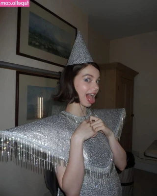 Emma Myers [ emma-myers ] - I know you want my ass on your face