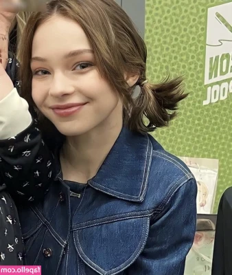 Emma Myers [ emma-myers ] - While I’m in LA (in a week) I’ll be filming. Pick what you want