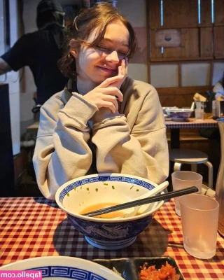 Emma Myers [ emma-myers ] - You all are gonna be the first to see my new body guys 🥺