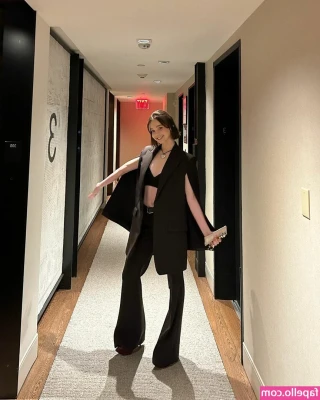 Emma Myers [ emma-myers ] - Good morning!! Feeling spicy this morning!