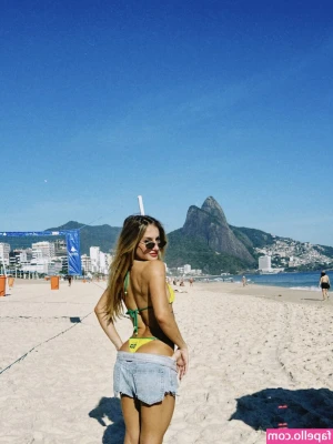 Bruna Griphao [ bruna-griphao ] - You know I'm just a flight away If you wanted you can take a private