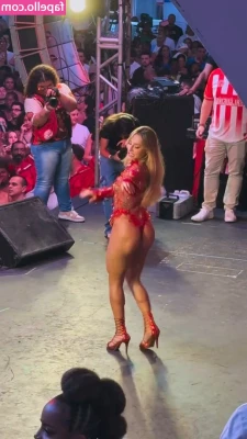 Bruna Griphao [ bruna-griphao ] - 😘🥰 Can you guess who my teenage crush was? 😅 Who was yours?