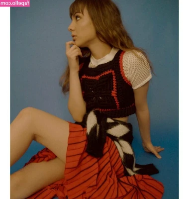 Hannah Marks [ hannah-marks ] - Aren’t I a pretty little doll? 🥰