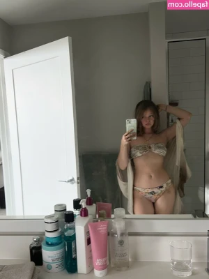 sydybecca - Should I have KFC or Chinese takeaway tonight?!  🤤 If you think I