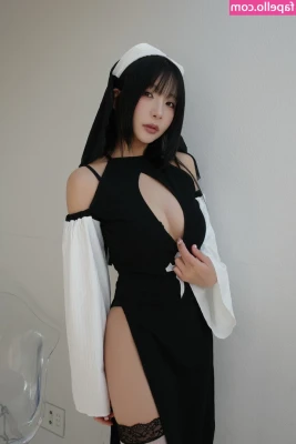 Yuno Mizusawa [ yuno-mizusawa-1 ] - Well happy Black Friday although I am wearing all white in this one