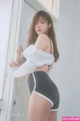 kimgapju - I don't care if it's wrong or right....but I gotta taste that pussy