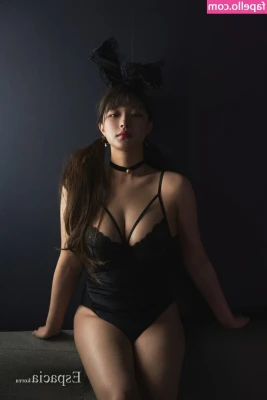 kimgapju - Tu aimes le nylon ?  Moi j’adore ça  Regarde bien et branle toi ce