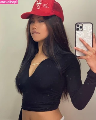 Alyanna Joelle [ alyanna-joelle ] - I'm already looking forward to Christmas.. 🎄