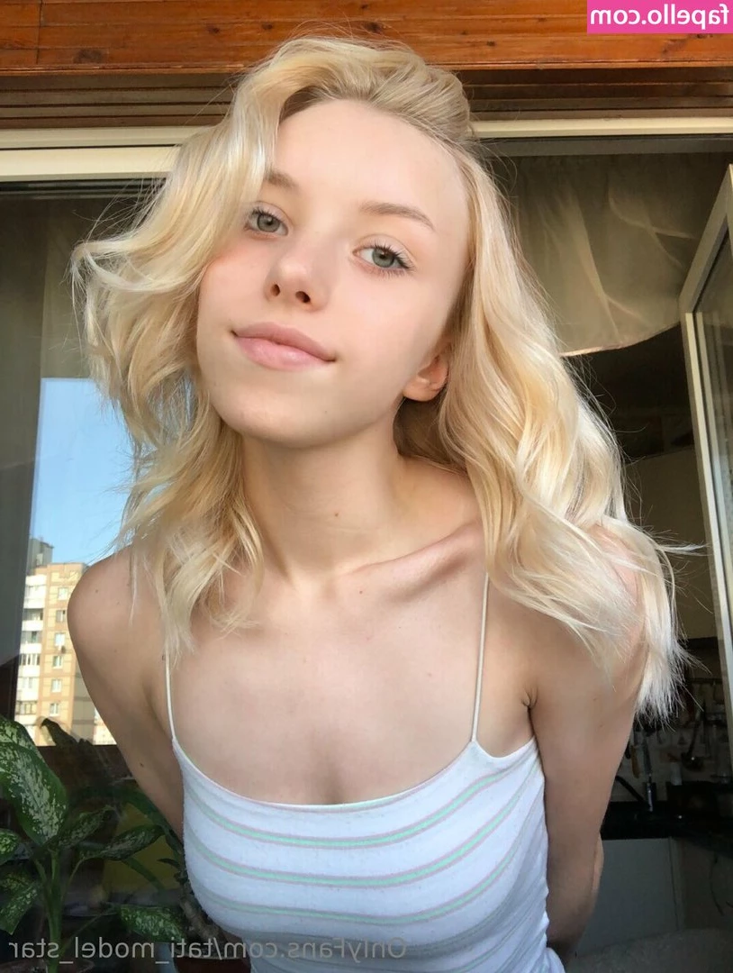 tati_model_star [ tati-model-star ] - Twerking in the bath, would you like to be behind me? 😈💦