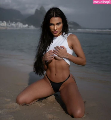 fernandacampos - slut logic: putting on socks cos you're cold