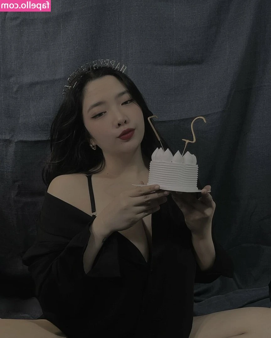 Omulet_t [ omulet-t ] - Just finished filming another Japanese geisha set for Showa Day,