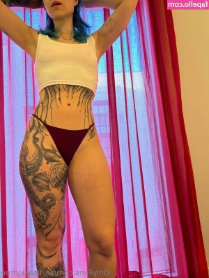 se_linaskyfree [ se-linaskyfree ] - How do you want me? Submissive or dominant 😇🥵