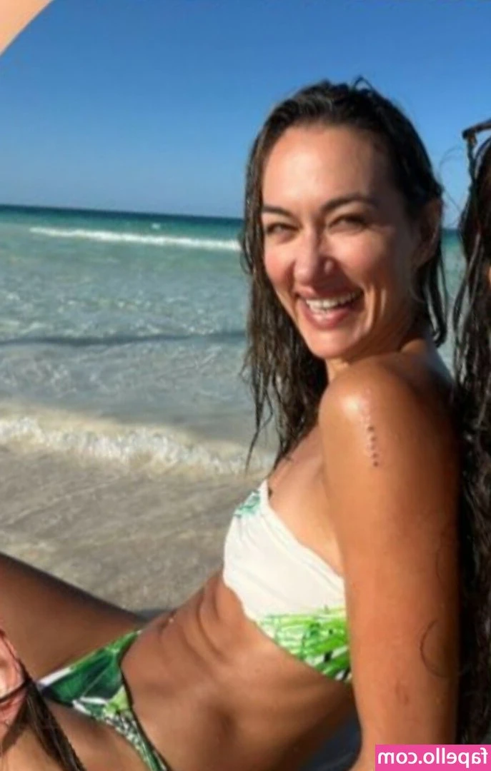 Tasya Teles [ tasya-teles ] - Some boobs a day keep the stress away ❤️