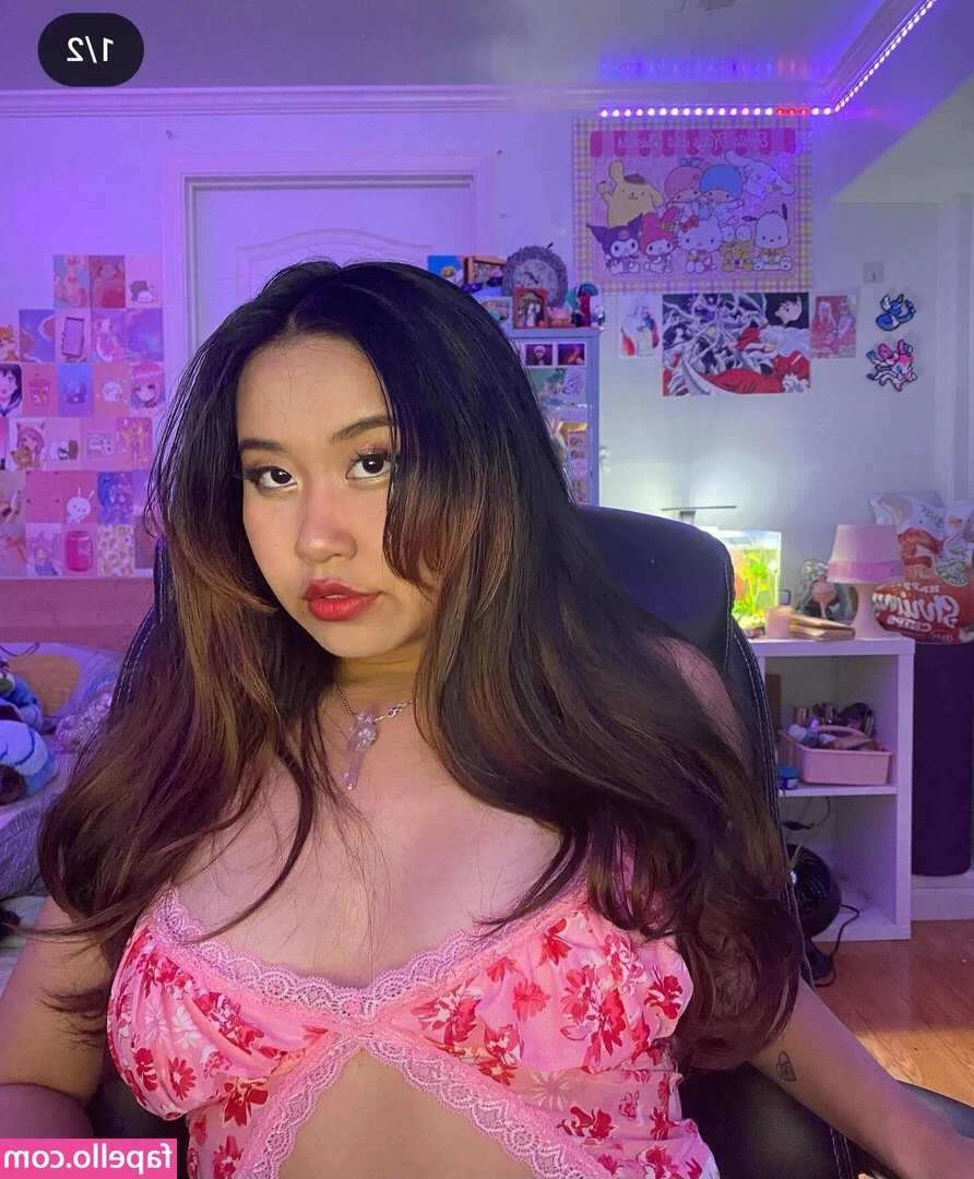 xo_veeee [ xo-veeee ] - Do you know where strawberry milk comes from?🍓