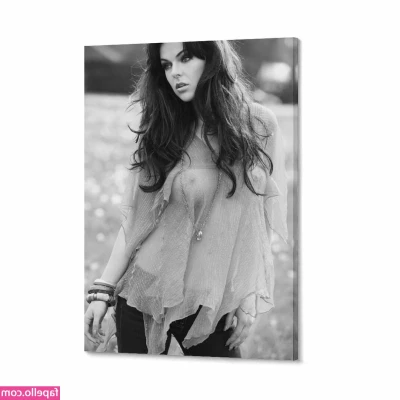 Serinda Swan [ serinda-swan ] - Tan goddess vibes