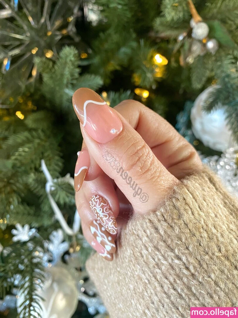 gingerbread - wet pussy filled with a pink toy 💦