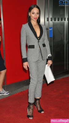 Katya Jones [ katya-jones ] - Silly faces to chase away the Monday scaries!!!